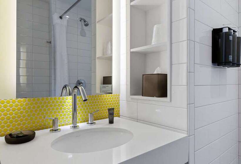 اتاق استاندارد با تخت‌های تاشو, Motto By Hilton Washington Dc City Center