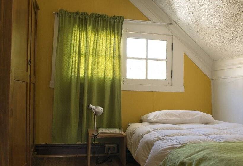 اتاق استاندارد یک تخته با سرویس بهداشتی مشترک, Pontoval B&b