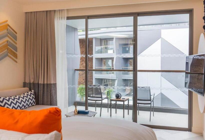 اتاق استاندارد با چشم‌انداز استخر, The Sis Kata, Resort   Sha Plus