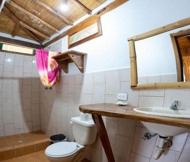 חדר קלאסי לארבעה, Hostal Rutamar
