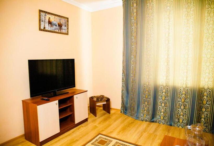اتاق سوپریور خانوادگی, Nurlytau