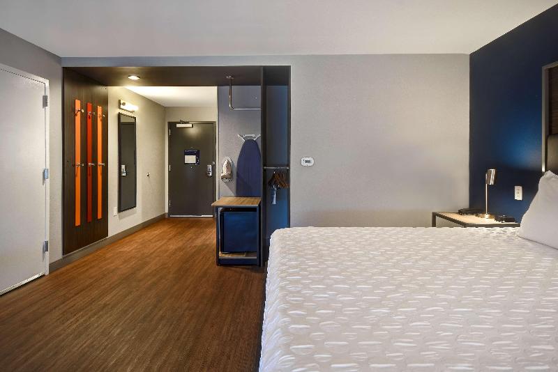 اتاق استاندارد با تخت دو نفره بزرگ, Tru By Hilton Portland Airport Area Me