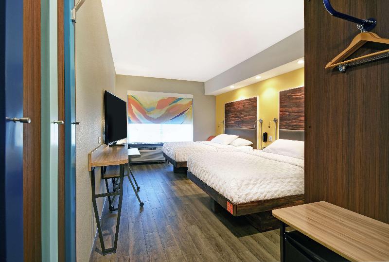 اتاق استاندارد با تخت دو نفره بزرگ, Tru By Hilton Portland Airport Area Me