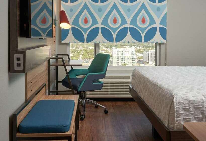اتاق استاندارد با تخت بزرگ برای معلولان, Tru By Hilton Portland Airport Area