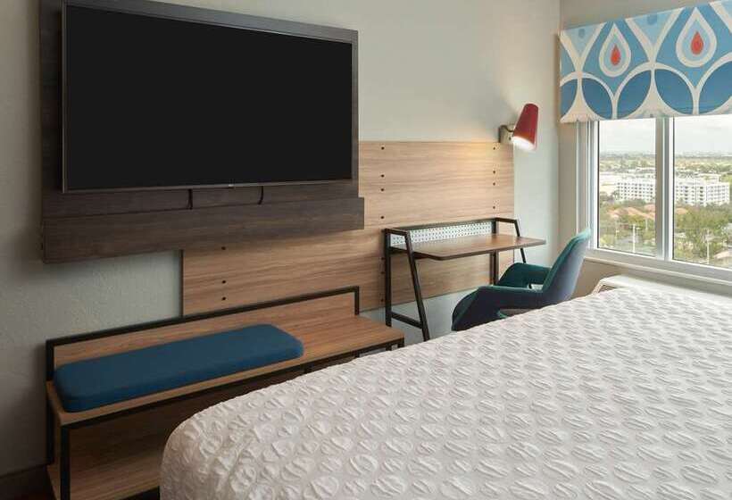 اتاق استاندارد با تخت بزرگ برای معلولان, Tru By Hilton Portland Airport Area