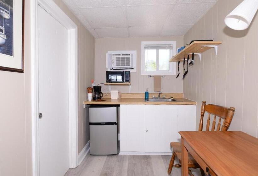 اتاق استاندارد با چشم‌انداز دریا, Island View Motel