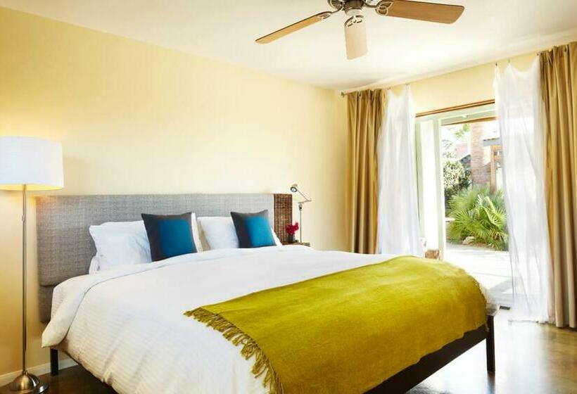 اتاق استاندارد با چشم‌انداز استخر, The Spring Resort & Spa