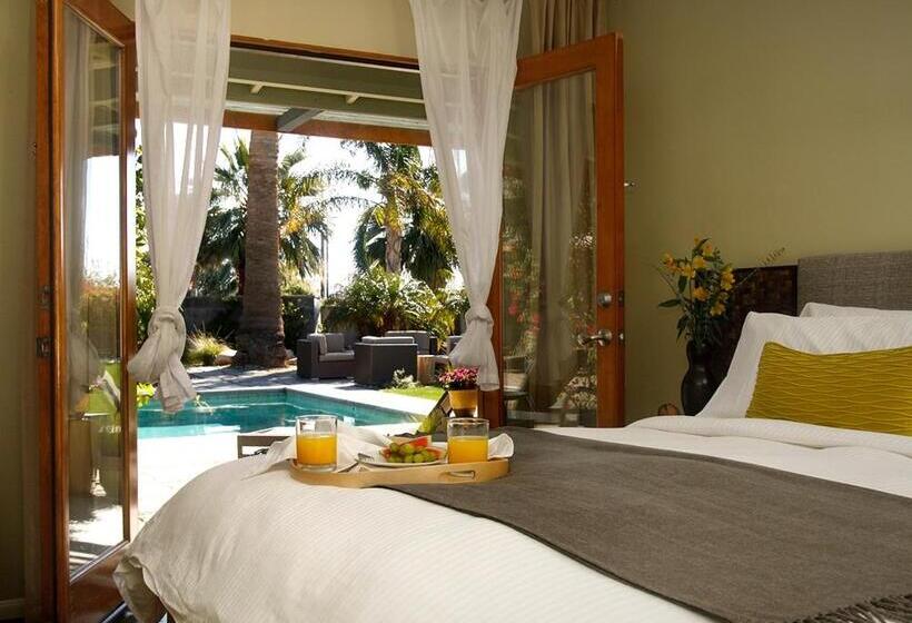 اتاق استاندارد با چشم‌انداز استخر, The Spring Resort & Spa
