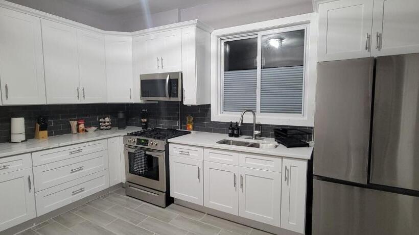 آپارتمان دلوکس 3 خوابه, Chicago Avenue Inn