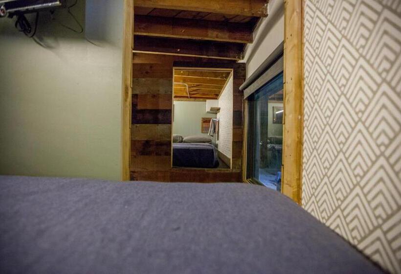 Bed in een Gedeelde Kamer, Podshare East Hollywood