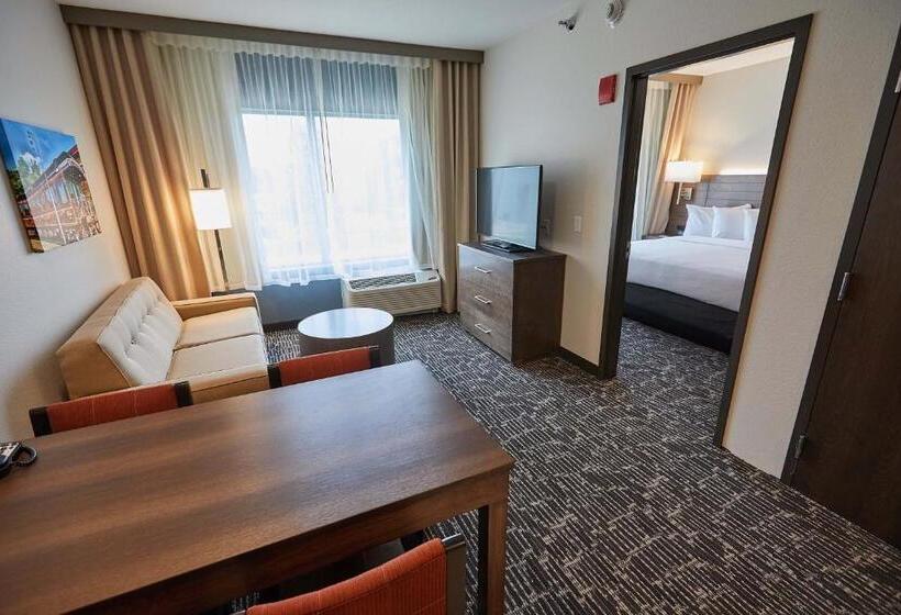 Deluxe Suite King Bed, Gundersen Hotel & Suites