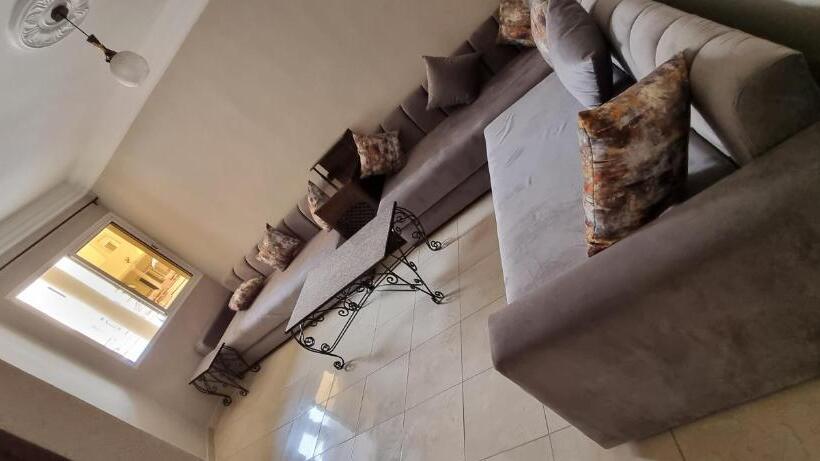 سوییت خانوادگی, Beach Club La Perle