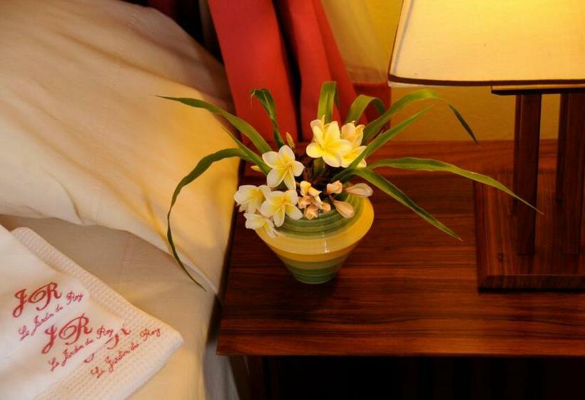 اتاق استاندارد چهار تخته, Le Jardin Du Roy