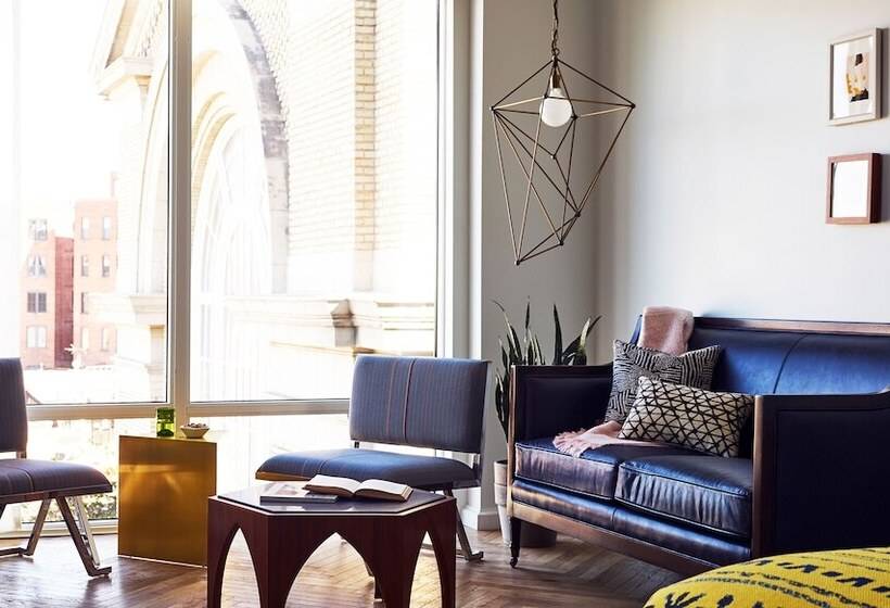 استودیوی استاندارد, The Line Hotel Dc