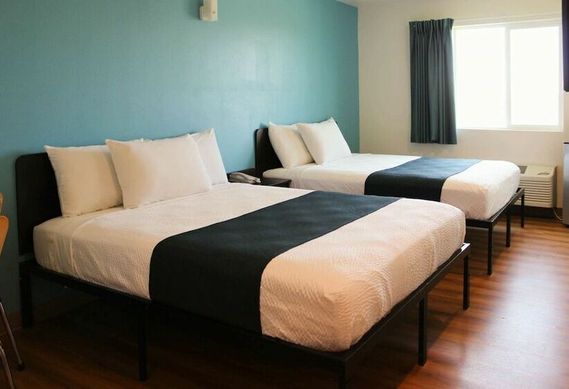 اتاق استاندارد با 2 تخت دوبل, Motel 6 Rexburg