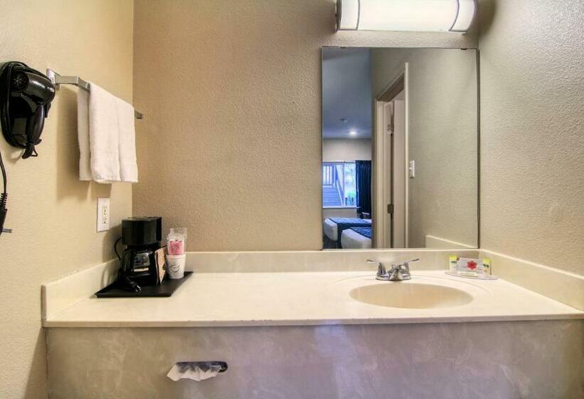 اتاق اکونومی, Alister Square Inn