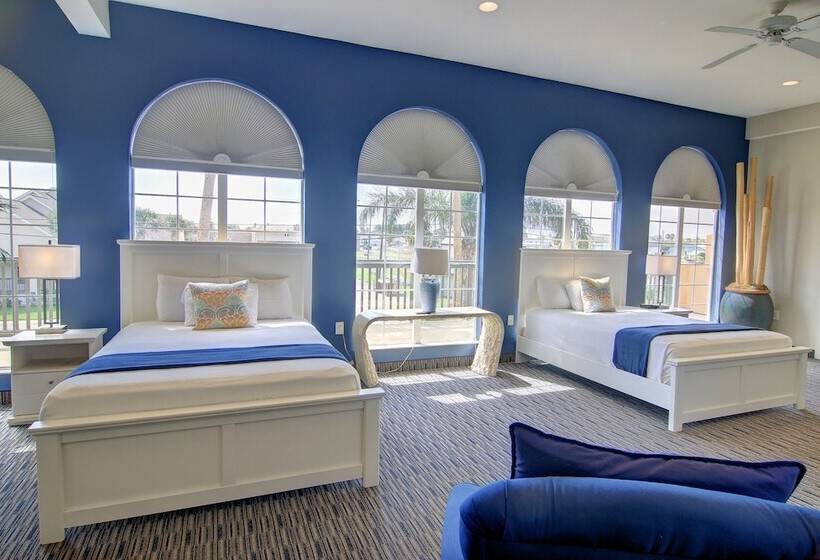 سوییت لوکس, Alister Square Inn