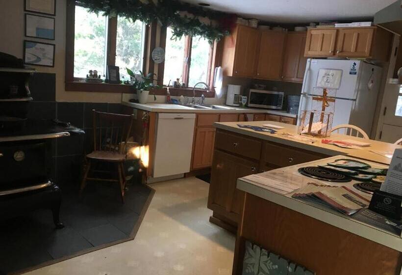 اتاق لوکس, Timber Post Bed & Breakfast