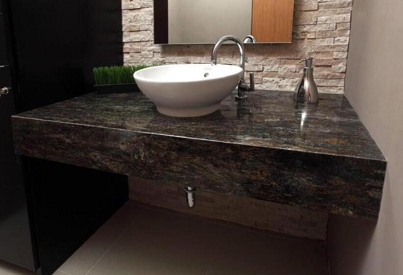 اتاق استاندارد یک نفره, Hostal Mica