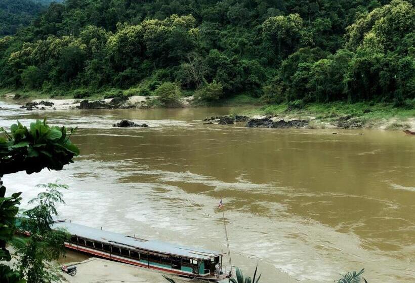 اتاق استاندارد, Mekong Riverside Lodge