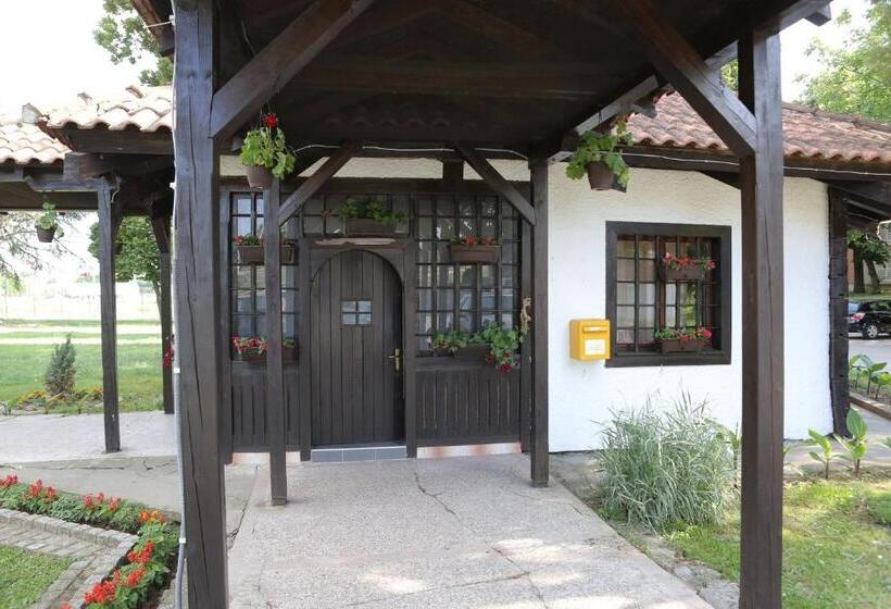 اتاق استاندارد چهار تخته, Motel Stari Hrast