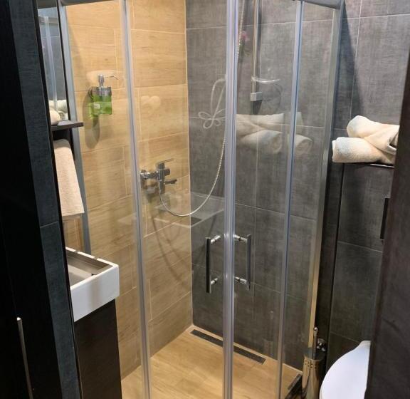 اتاق لوکس, Motel Stari Hrast
