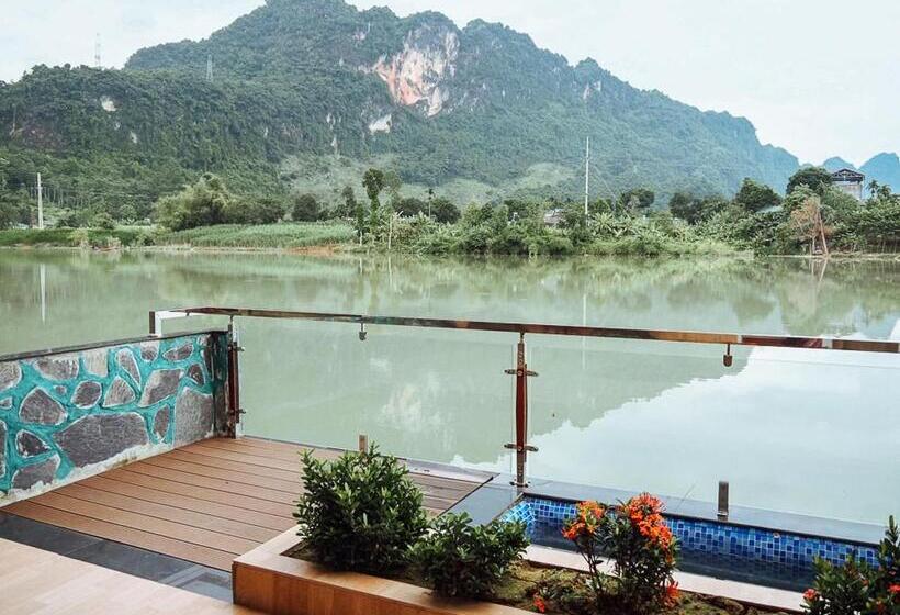Deluxe room with river view, Truong Xuan Resort