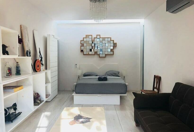 اتاق لوکس, Radio Tulum