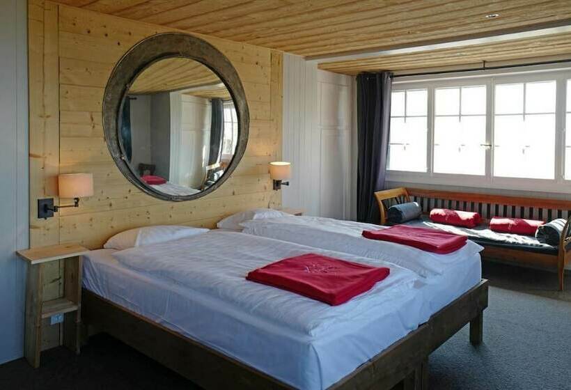 کلبه ییلاقی, Le Coucou Hotel Restaurant & Lounge Bar