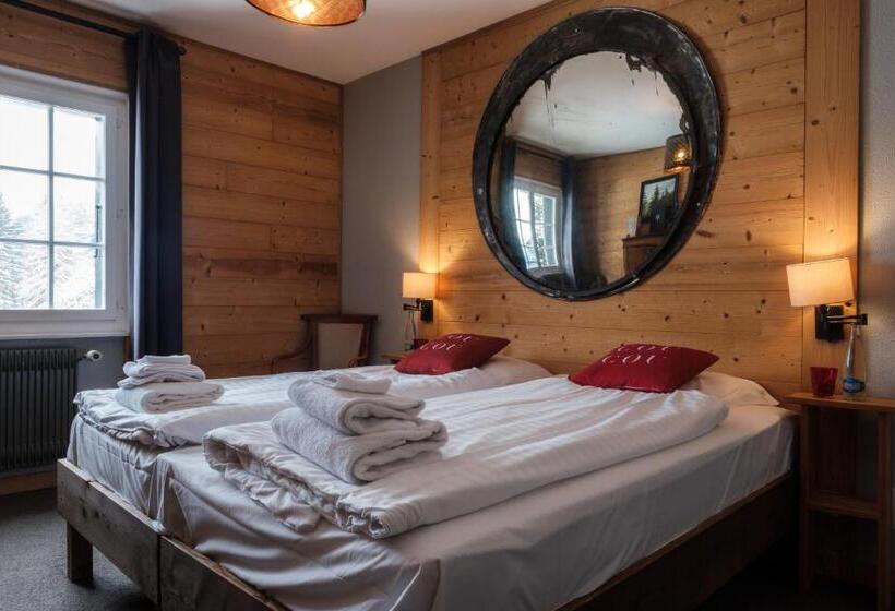 کلبه ییلاقی, Le Coucou Hotel Restaurant & Lounge Bar