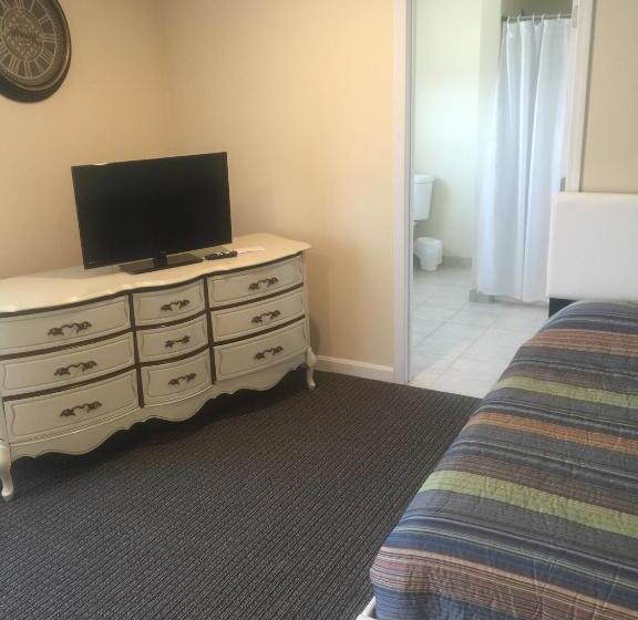 اتاق استاندارد, Misquamicut Beach Front Inn