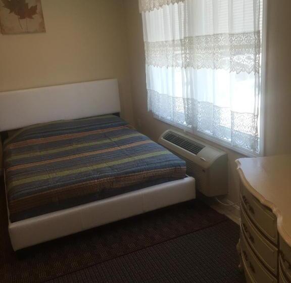 اتاق استاندارد, Misquamicut Beach Front Inn