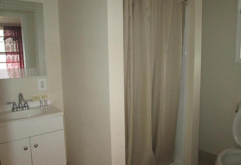 اتاق استاندارد, Misquamicut Beach Front Inn