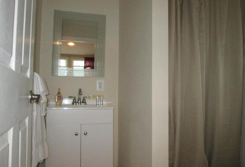 اتاق استاندارد با تخت بزرگ, Misquamicut Beach Front Inn