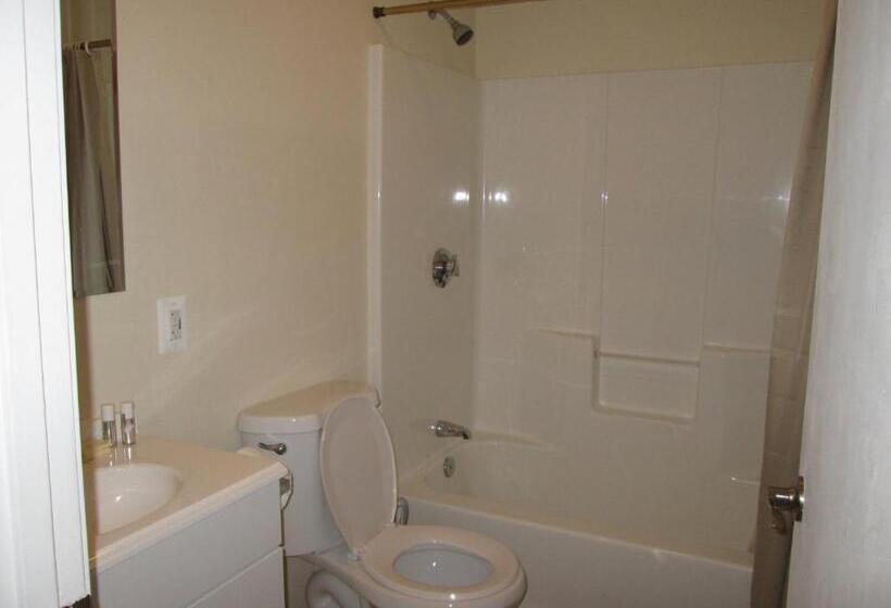 اتاق استاندارد با چشم‌انداز دریا, Misquamicut Beach Front Inn