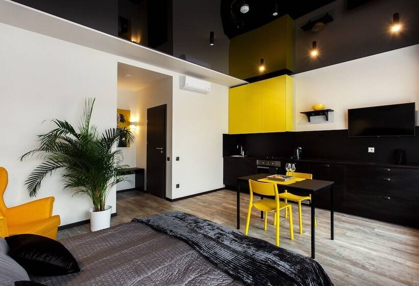 آپارتمان لوکس 1 خوابه, Old Town Trio Hostel Rooms