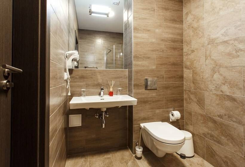 آپارتمان لوکس 1 خوابه, Old Town Trio Hostel Rooms
