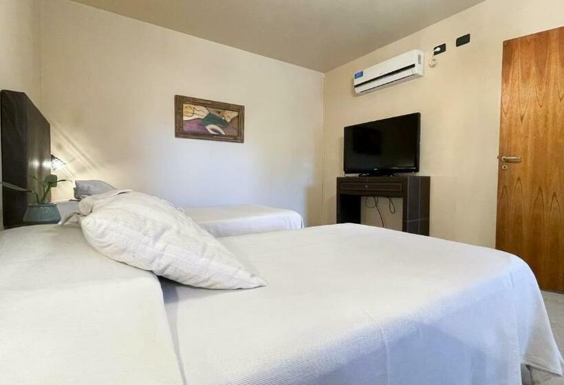 اتاق استاندارد سه نفره, Petit Hotel El Alcanfor