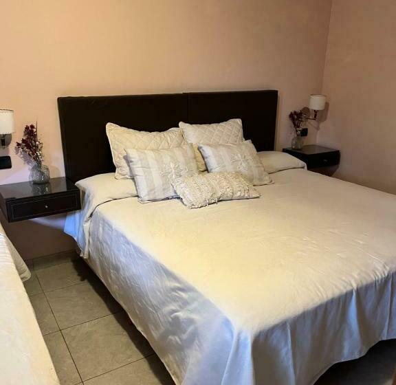 اتاق استاندارد سه نفره, Petit Hotel El Alcanfor