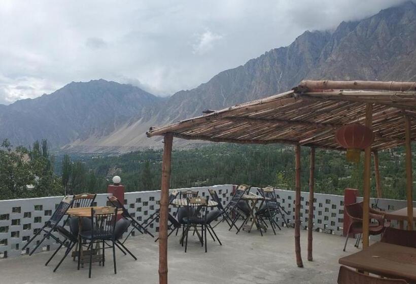 اتاق لوکس, Ultar House