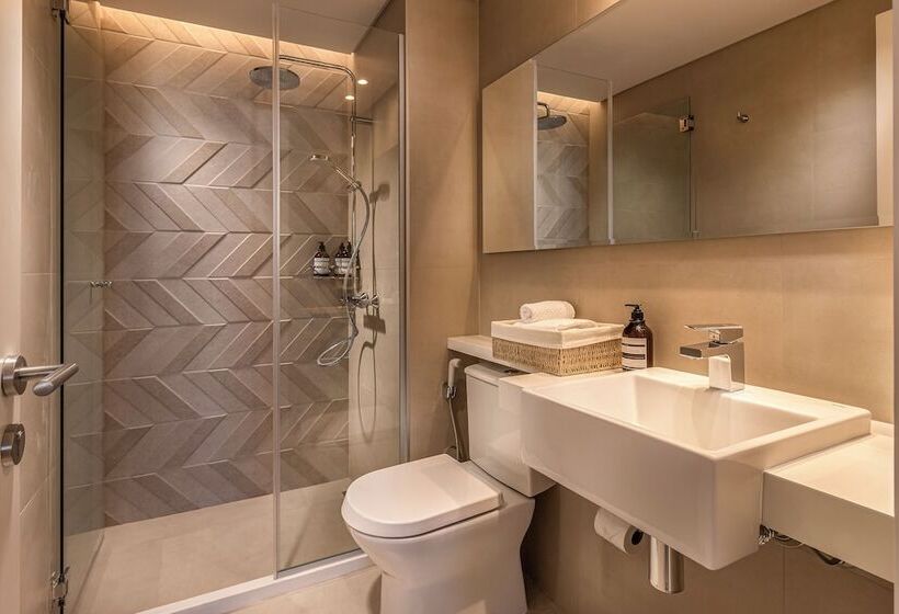 استودیوی لوکس, Houze   Stay & Residences By Ava