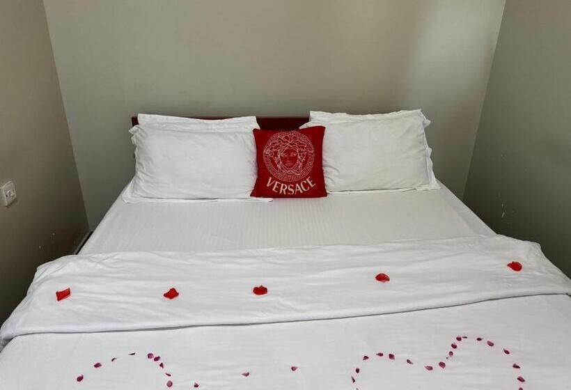 اتاق استاندارد, Standard Self Contained Room