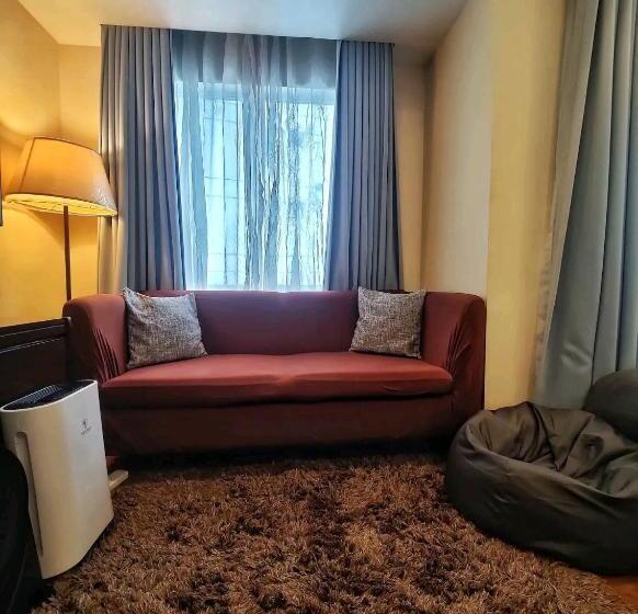 اتاق استاندارد, Cozy Hotel Room With Bath Tub And Free Pool Access
