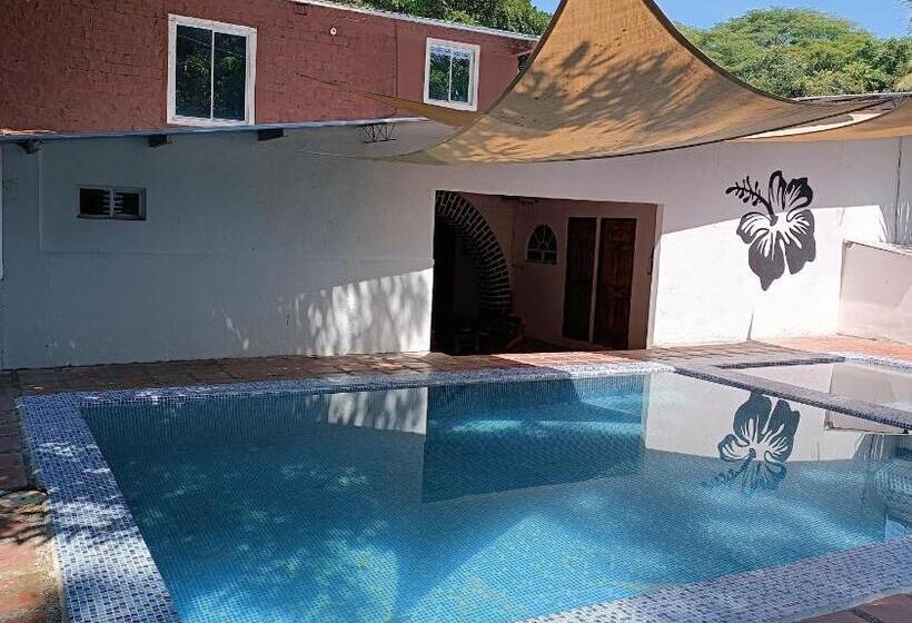 اتاق استاندارد, Secret Spot Surf Inn