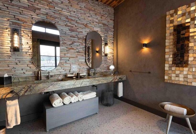 اتاق استاندارد با تخت بزرگ برای معلولان, Ximuwu Safari Lodge