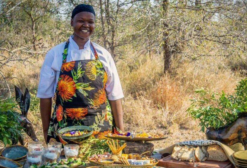 اتاق لوکس با تخت بزرگ, Ximuwu Safari Lodge