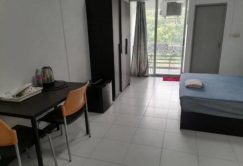 استودیوی استاندارد, Merlin Mansion 107