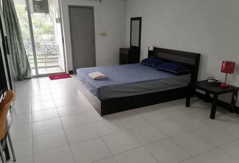 استودیوی استاندارد, Merlin Mansion 107