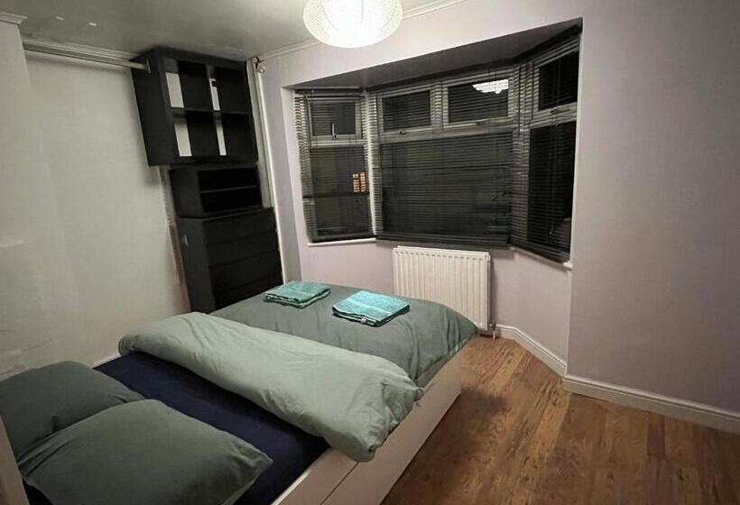 اتاق استاندارد, Room In Dartford