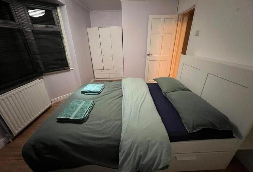 اتاق استاندارد, Room In Dartford